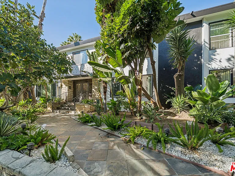 1215 N Hayworth Ave #104 — Photo 15