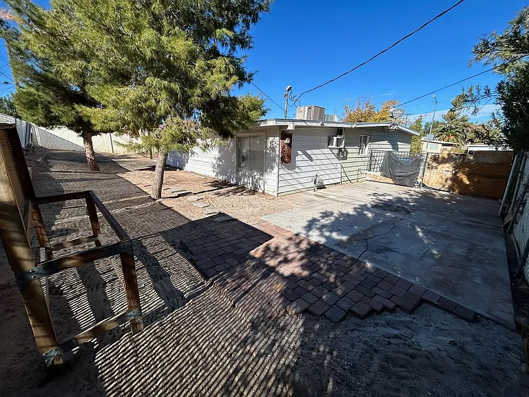 1937 Capistrano Ave — Photo 42