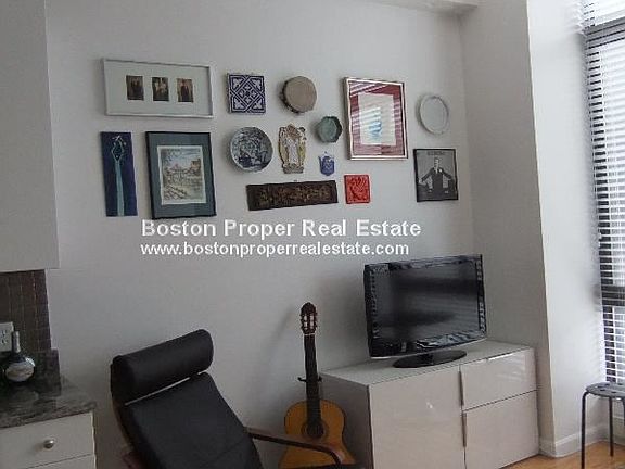 12 Stoneholm St. #308 Boston - Fenway Unit Photo 3