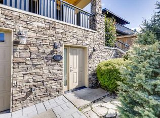 217 7th Ave W #B, Kirkland, WA 98033