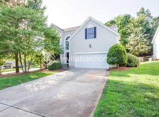 6822 Elmstone Dr, Charlotte, NC 28277