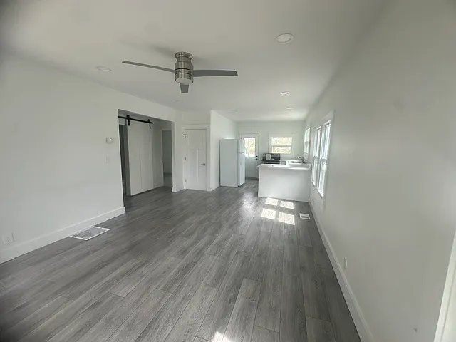 2 bed, 1000 sqft, $1,200 — Photo 3