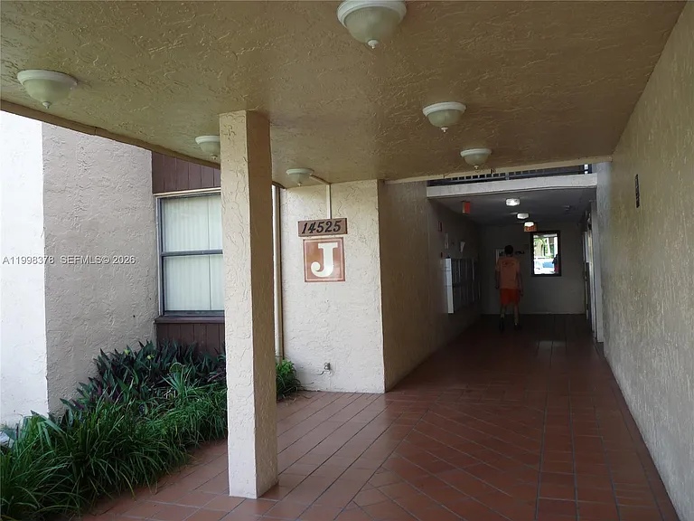 14525 N Kendall Dr #102J — Photo 10