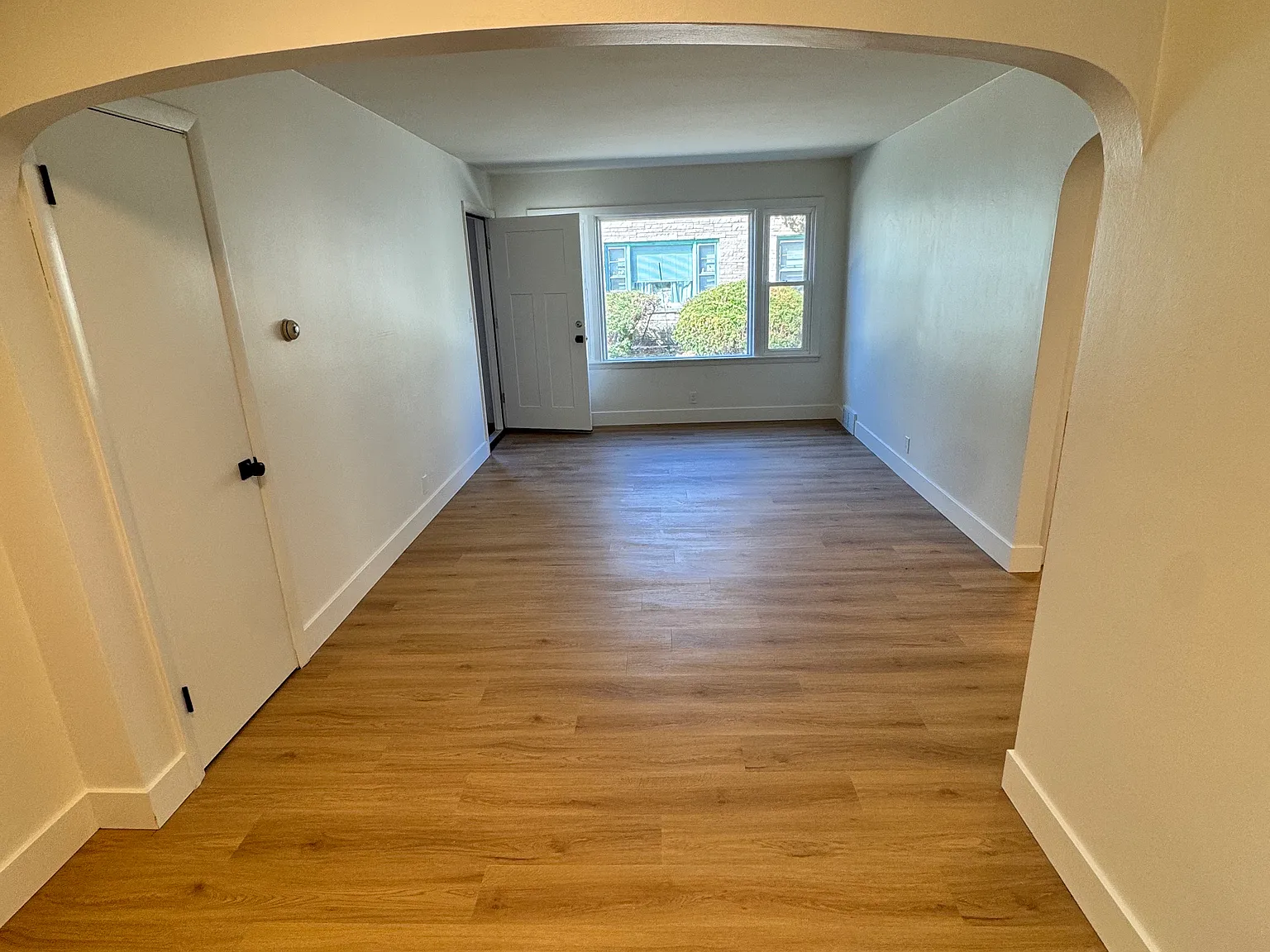 2 bed, 1200 sqft, $1,500 — Photo 2