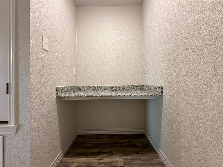 1801 Clovis Dr — Photo 12
