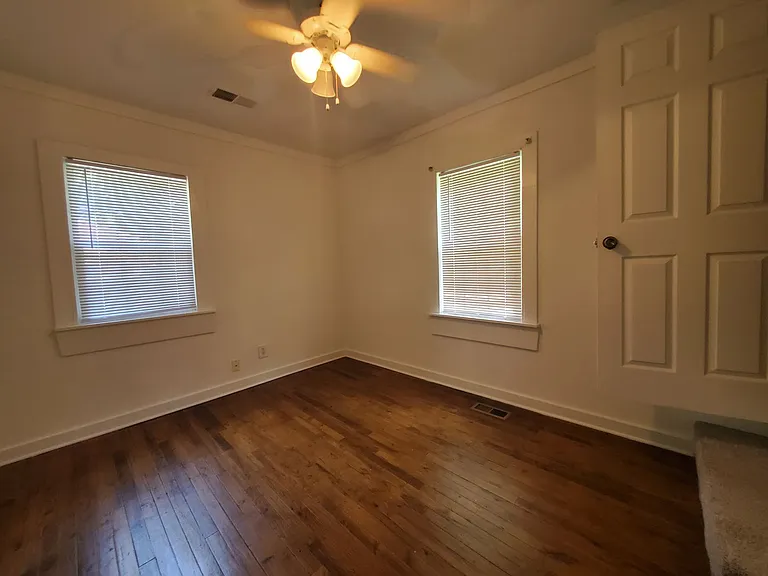 2577 Eastwood Dr — Photo 6