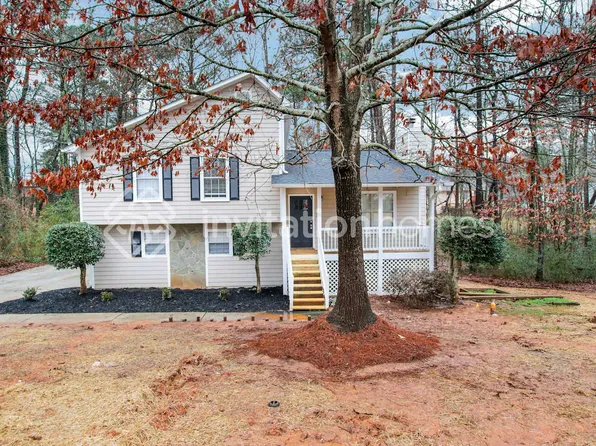 3859 Willow Holw, Douglasville, GA 30135