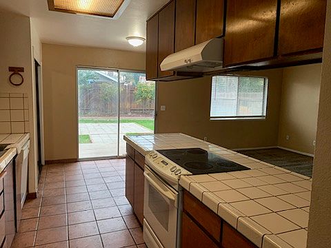 2nd image of 2901 Ponte Mira Way