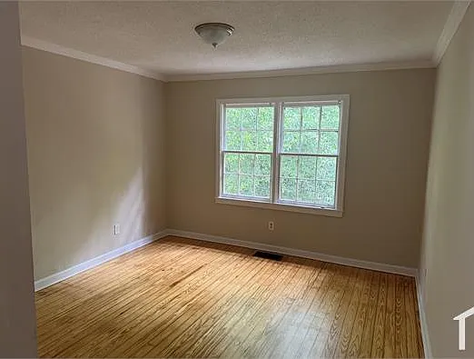 3 bed, 1650 sqft, $2,200 — Photo 3