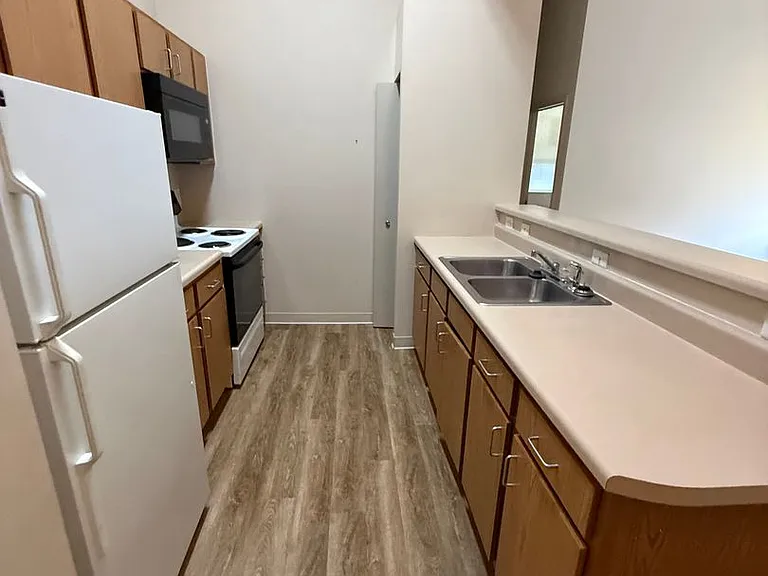 400 E South A St — Photo 3
