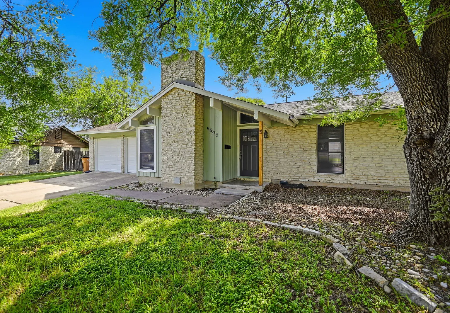 3 bed, 2.0 bath, 1415 sqft, $2,500 — Photo 1