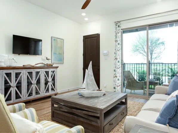 Prague Plan, Woodbridge Villas
