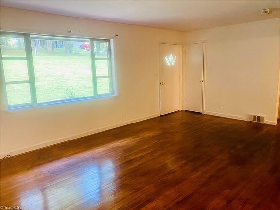2nd image of 152 Laura Ave