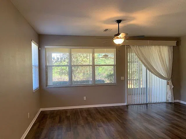 3 bed, 2.5 bath, 1655 sqft, $2,150 — Photo 3