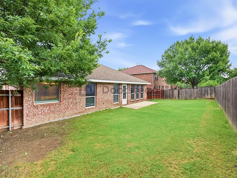 15809 Ducote Dr — Photo 38