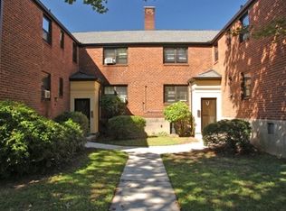 8 Garfield St APT 1C, Bay Shore, NY 11706