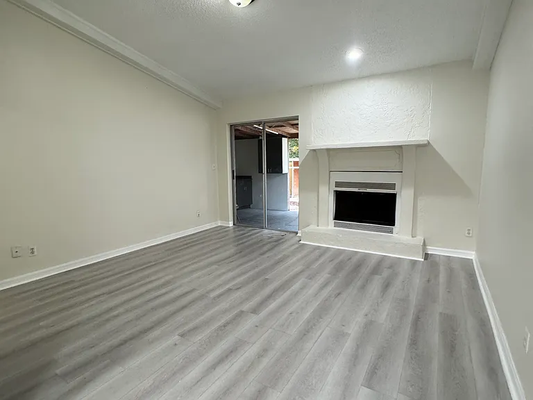 4443 W Humphrey St — Photo 3