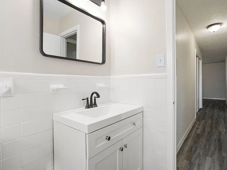 118 Johnson St #B — Photo 12