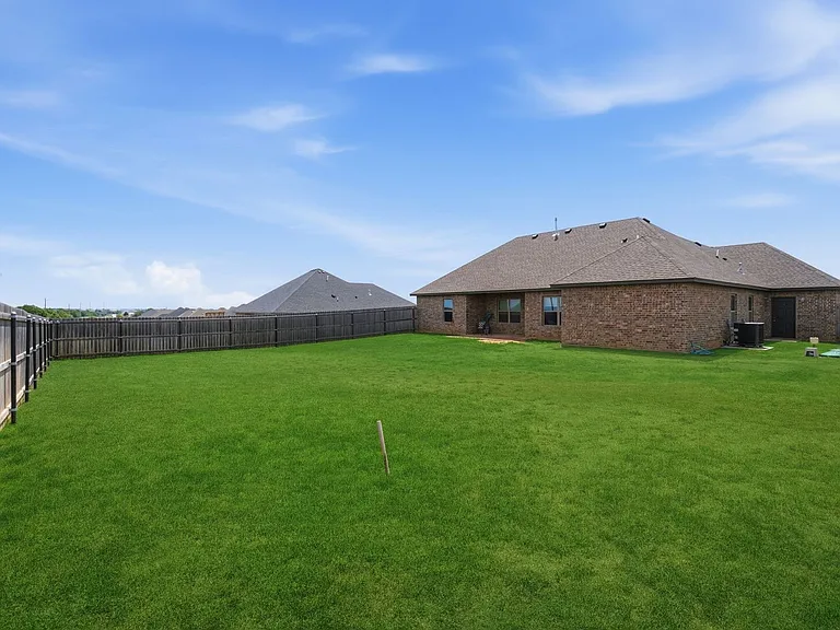 4254 Mesa Dr — Photo 32