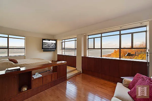 Sold by Halstead Real Estate | media 8