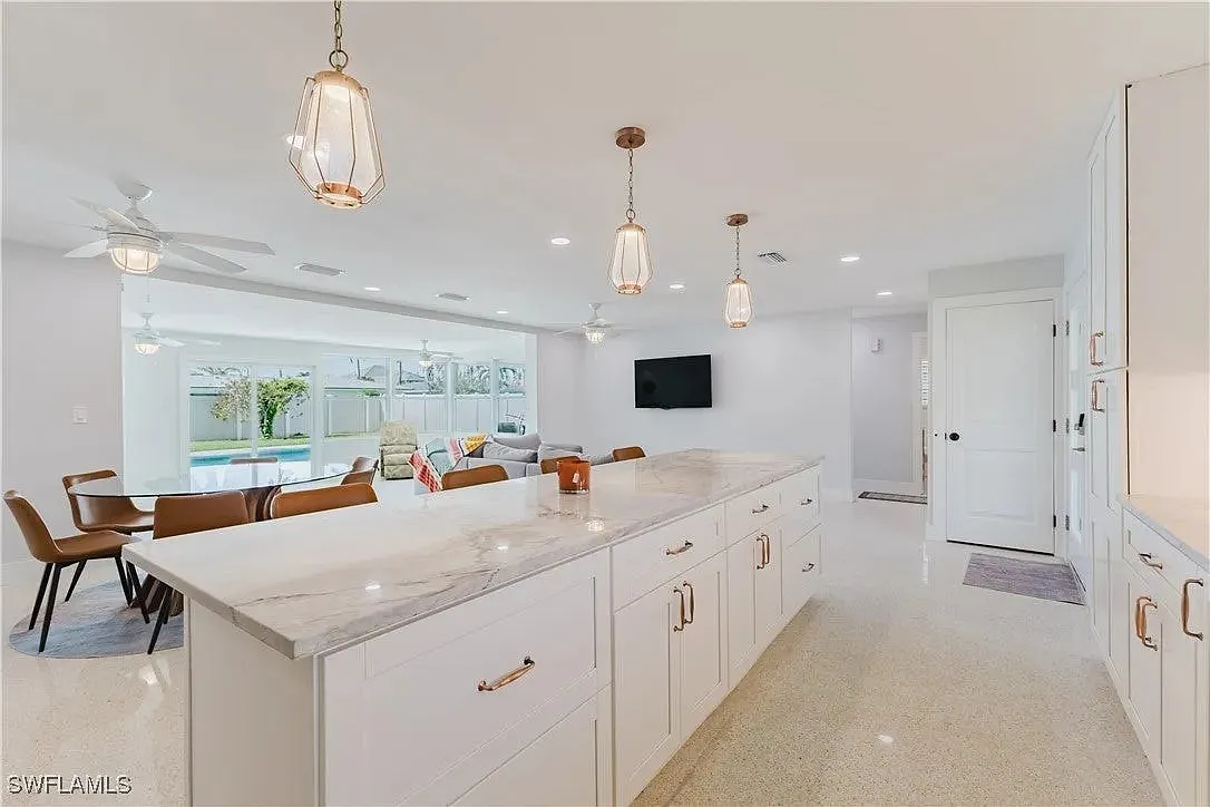 3 bed, 1370 sqft, $2,800 — Photo 3