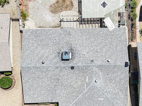 2nd image of 27038 Howard St
