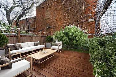 108 Calyer Street, #1R