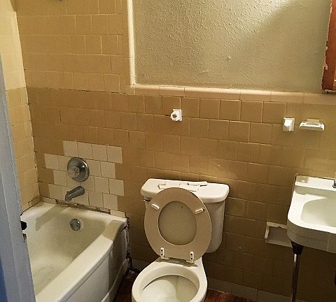 5th image of 3906 Richfield Ave