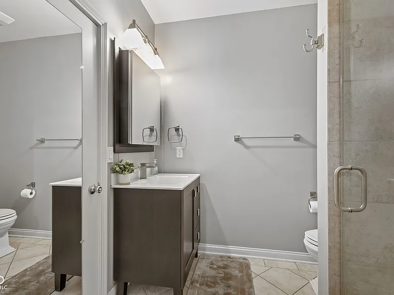 932 N Broadway St #1 — Photo 17
