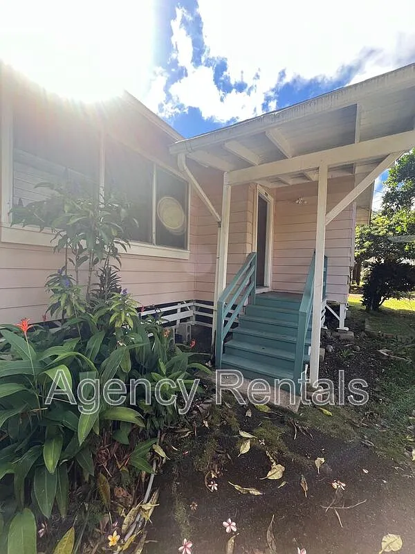 3 bed, 2.0 bath, 987 sqft, $3,400 — Photo 1