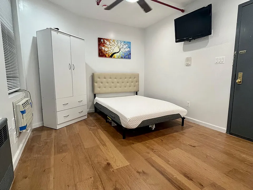 140 E 31st St #43