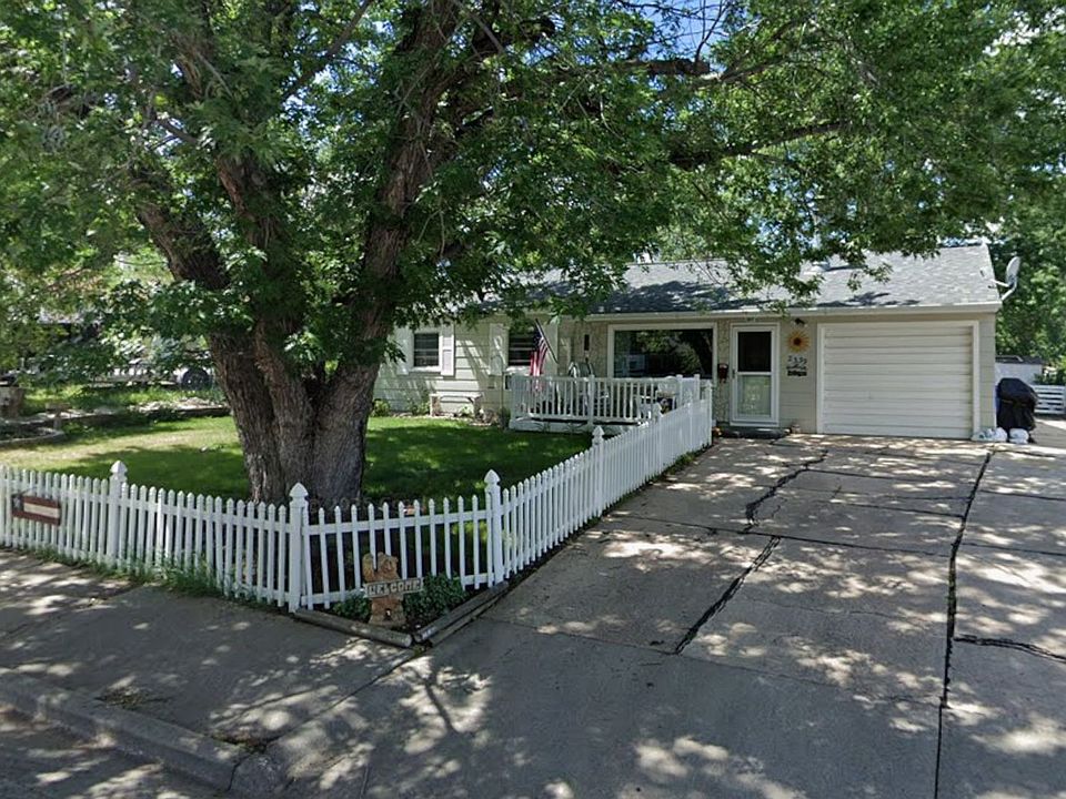 1st image of 2339 Balsam Ave