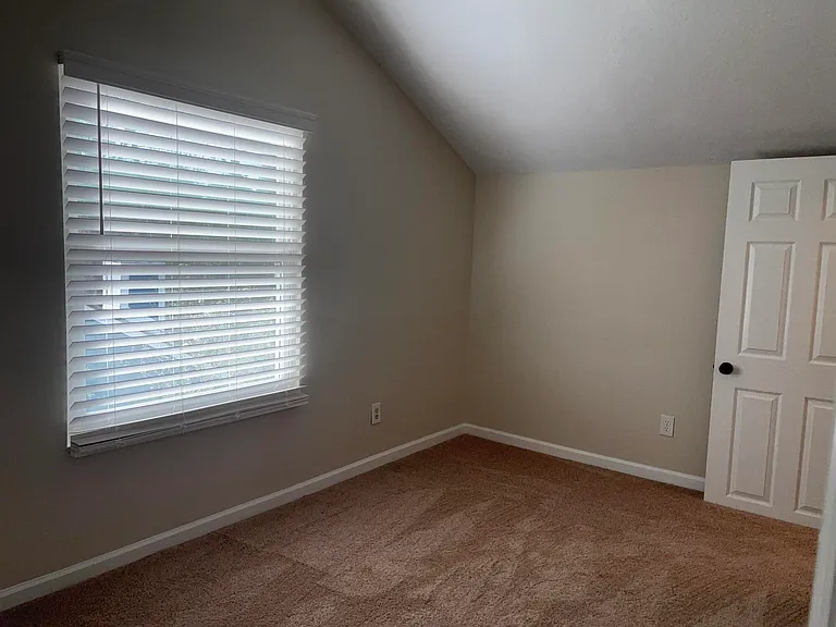 646 Center Court Dr — Photo 13