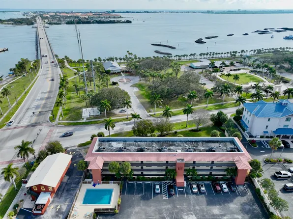 701 N Indian River Dr APT 202, Fort Pierce, FL 34950