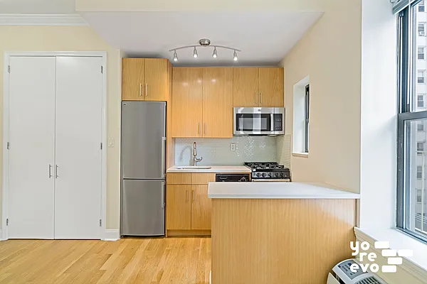 Rented by Yoreevo, LLC | media 9