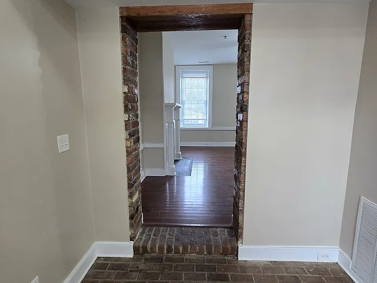 201 E Bank St #20 — Photo 10