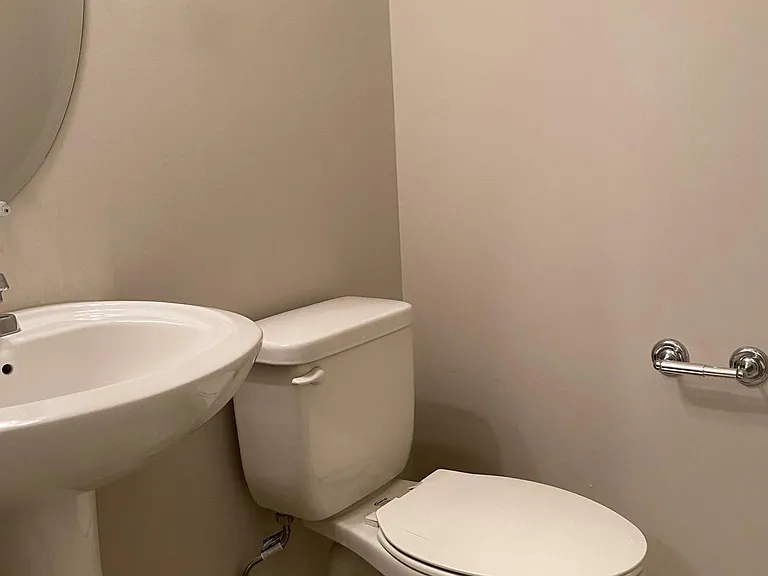 Downstairs 1/2 bath