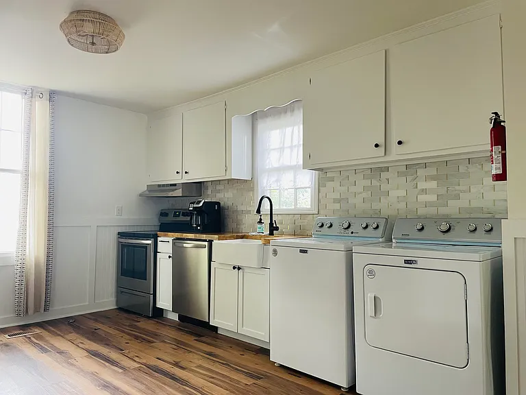 5018 Hyde Ave — Photo 5
