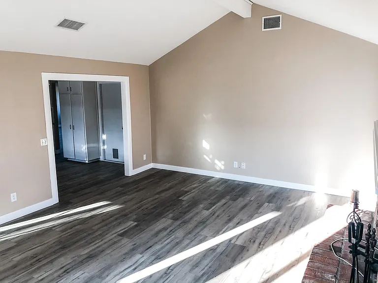 1202 Cambria Ct — Photo 6