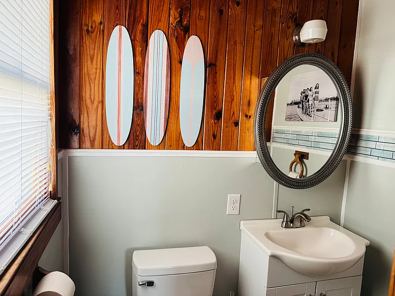 3624 W Beach Dr — Photo 9