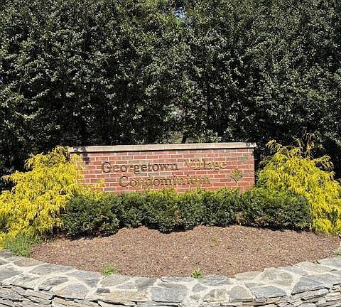 4th image of 11419 Commonwealth Dr APT 303