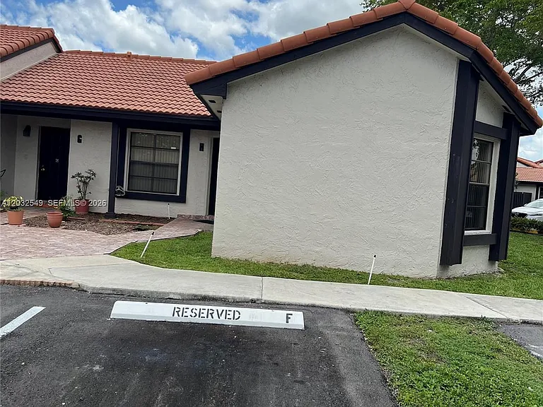 15272 SW 46th Ln #HR-66 — Photo 2