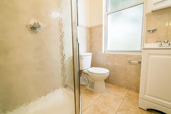 Rented by Nooklyn NYC LLC | media 52