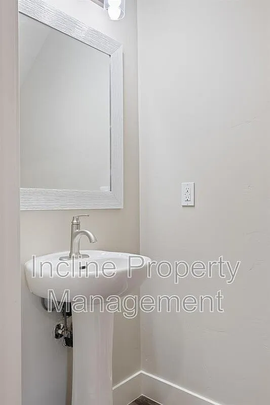 Building Photo - 280 W 2100 N #1