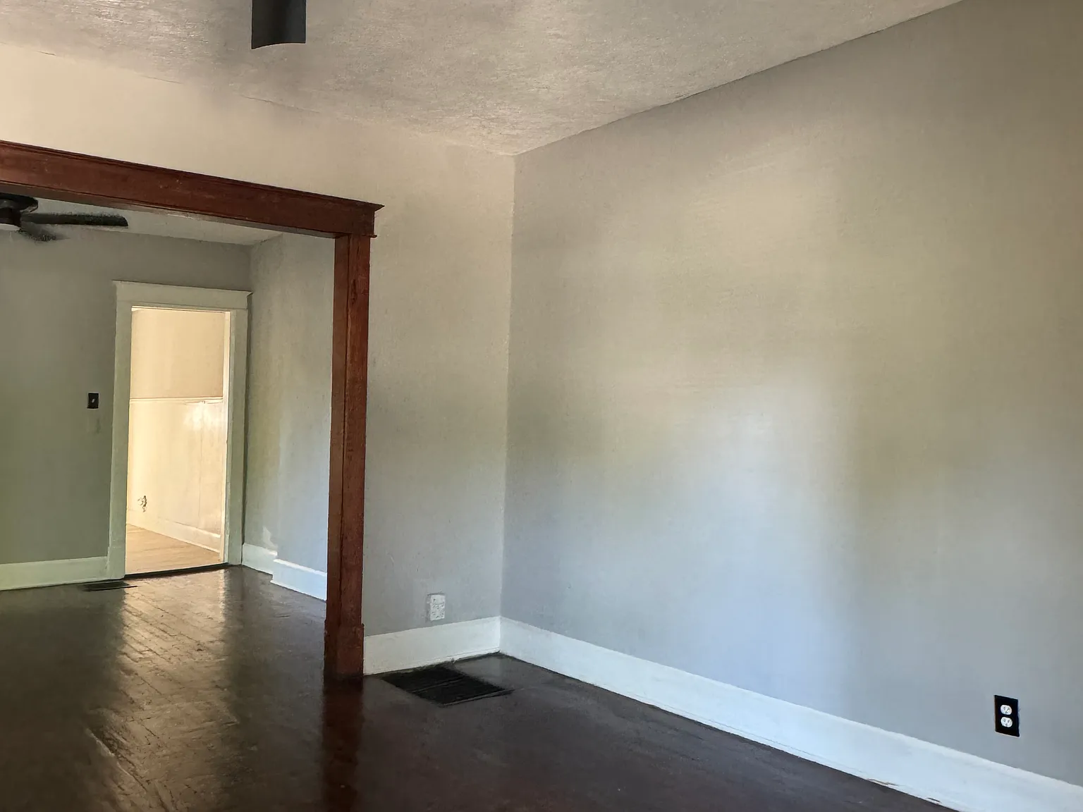 3 bed, 1.5 bath, 1450 sqft, $1,500 — Photo 2