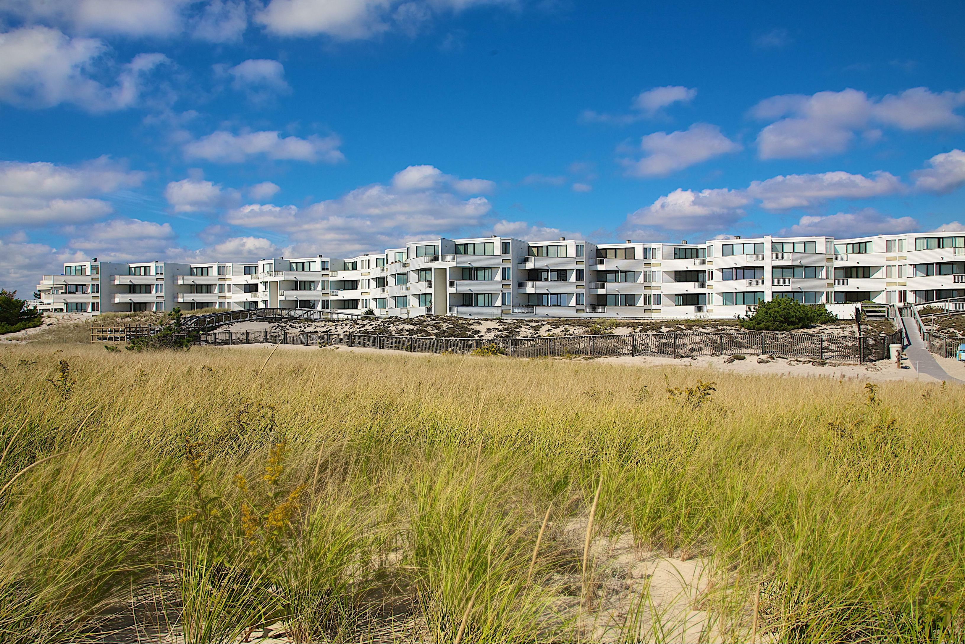253 Dune Rd Yardarm Unit 55, Westhampton Beach, NY 11978 Out East