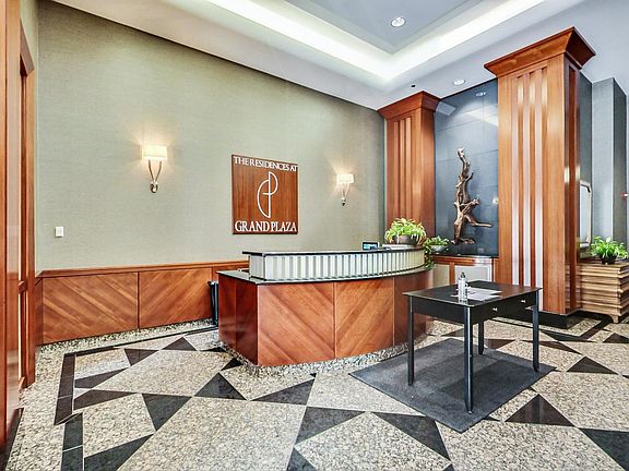 4th image of 545 N Dearborn St APT 2203