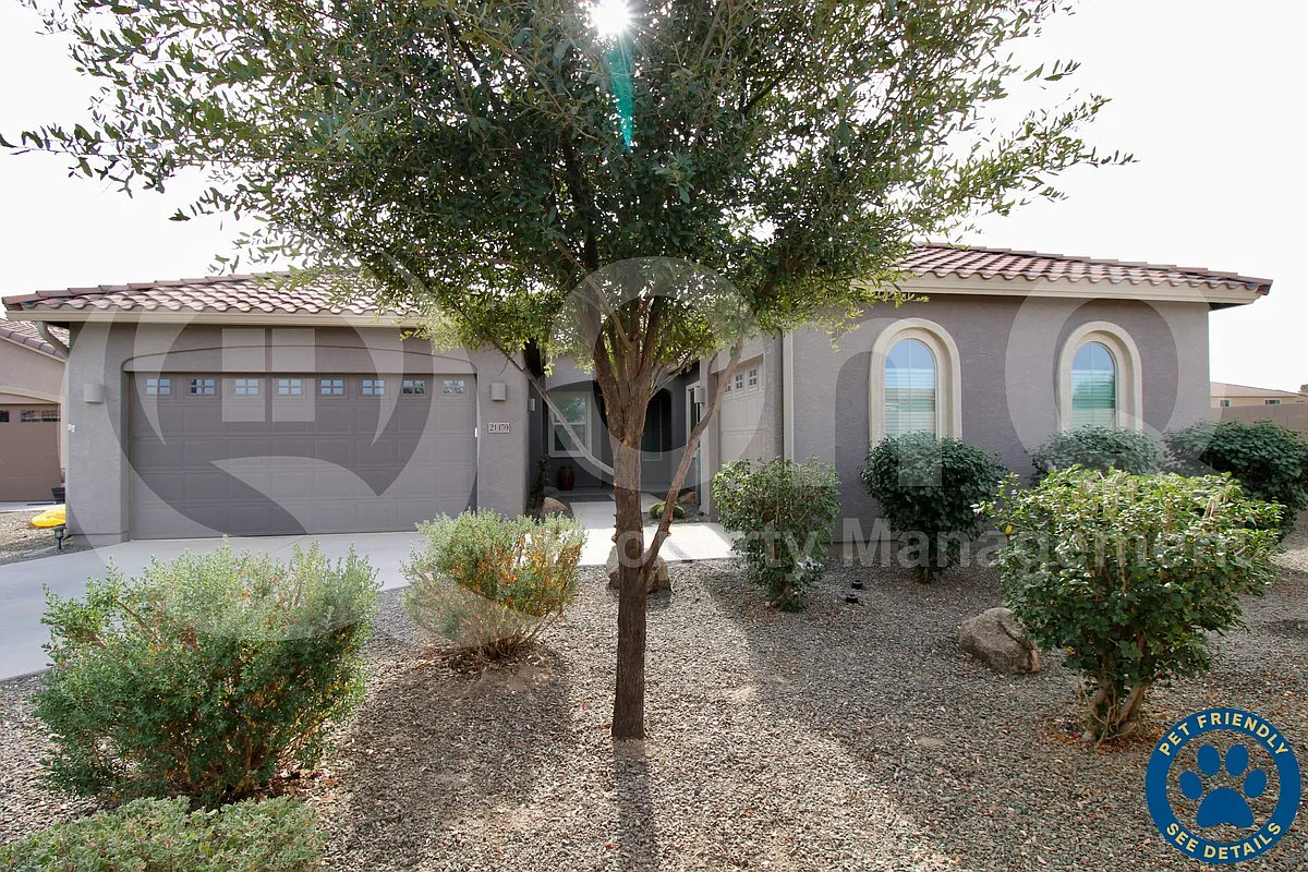 4 bed, 3.0 bath, 2569 sqft, $2,999 — Photo 1
