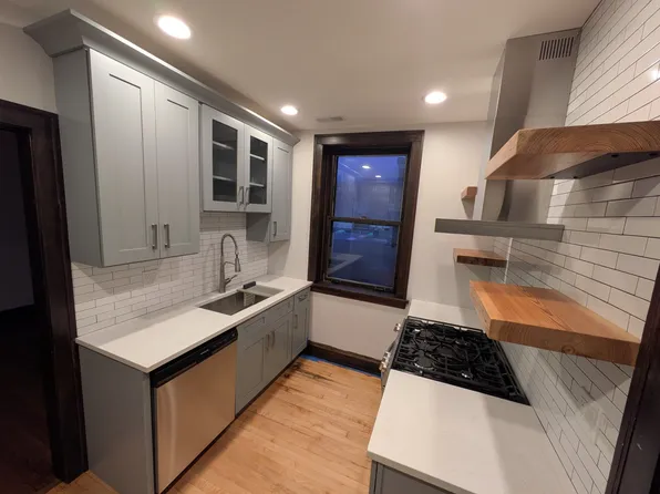 202-2626 W Devon Ave, Chicago, IL 60659