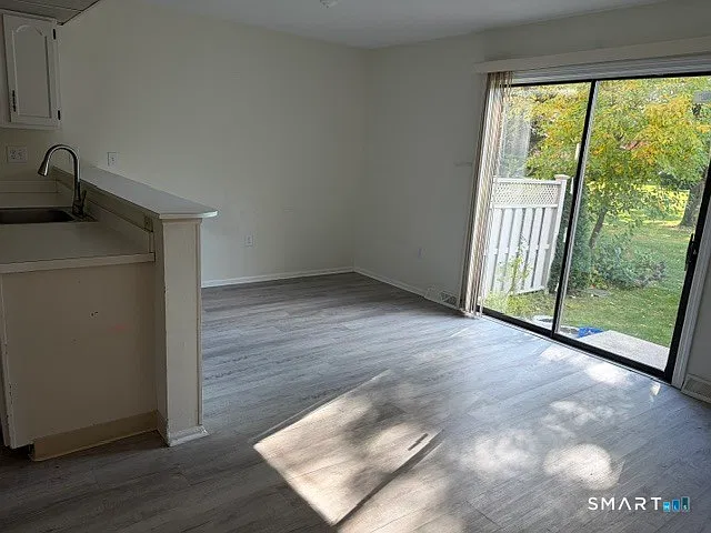 2 bed, 2.5 bath, 1428 sqft, $3,000 — Photo 2